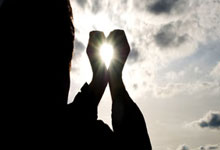 金年会集团-伊蒂哈德之夜：蓝月锋刃刺穿钢铁防线，曼城主场完胜国米登顶在望