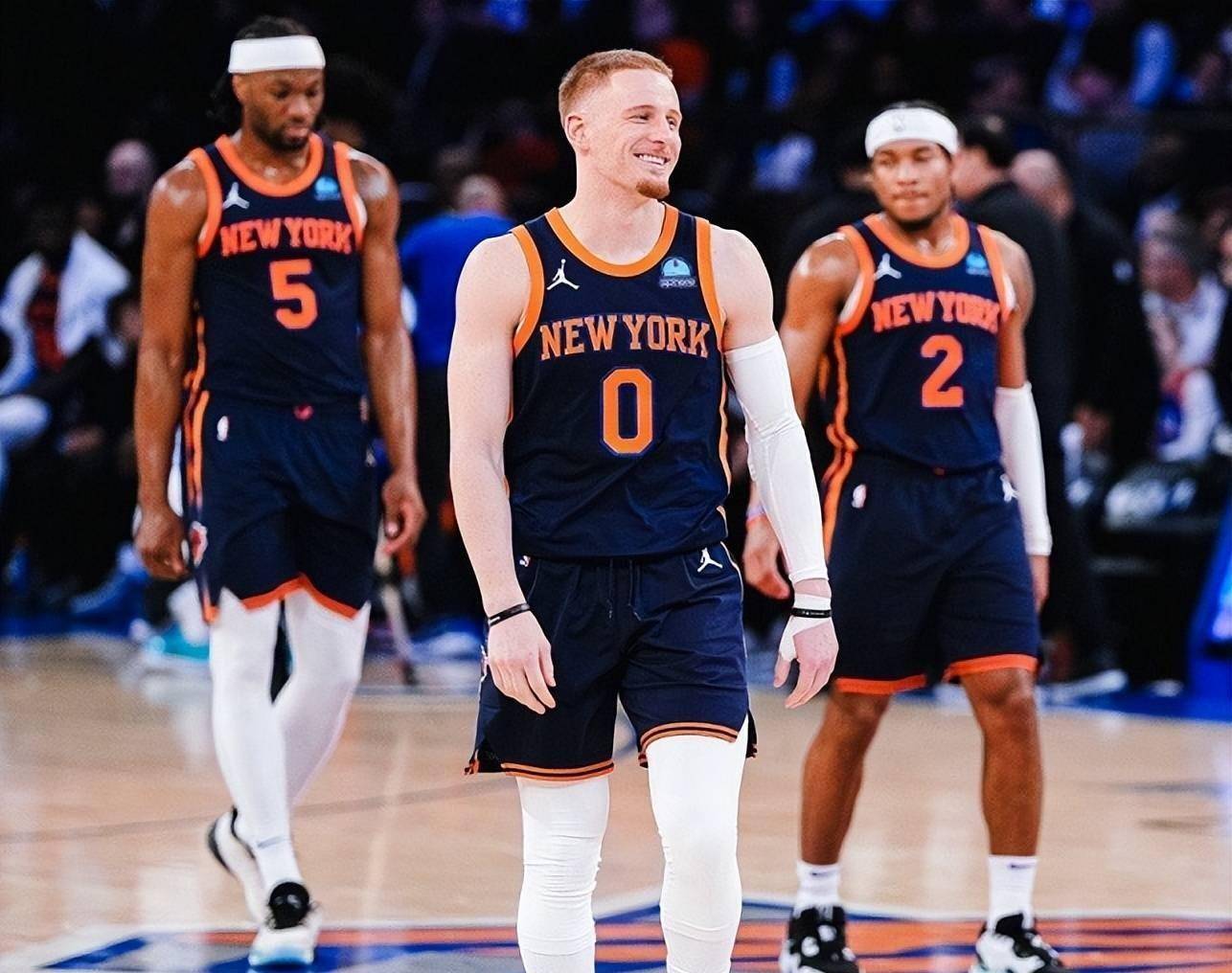 尼克斯队出色表现,球员状态达到巅峰 尼克斯队出色表现,球员状态达到巅峰