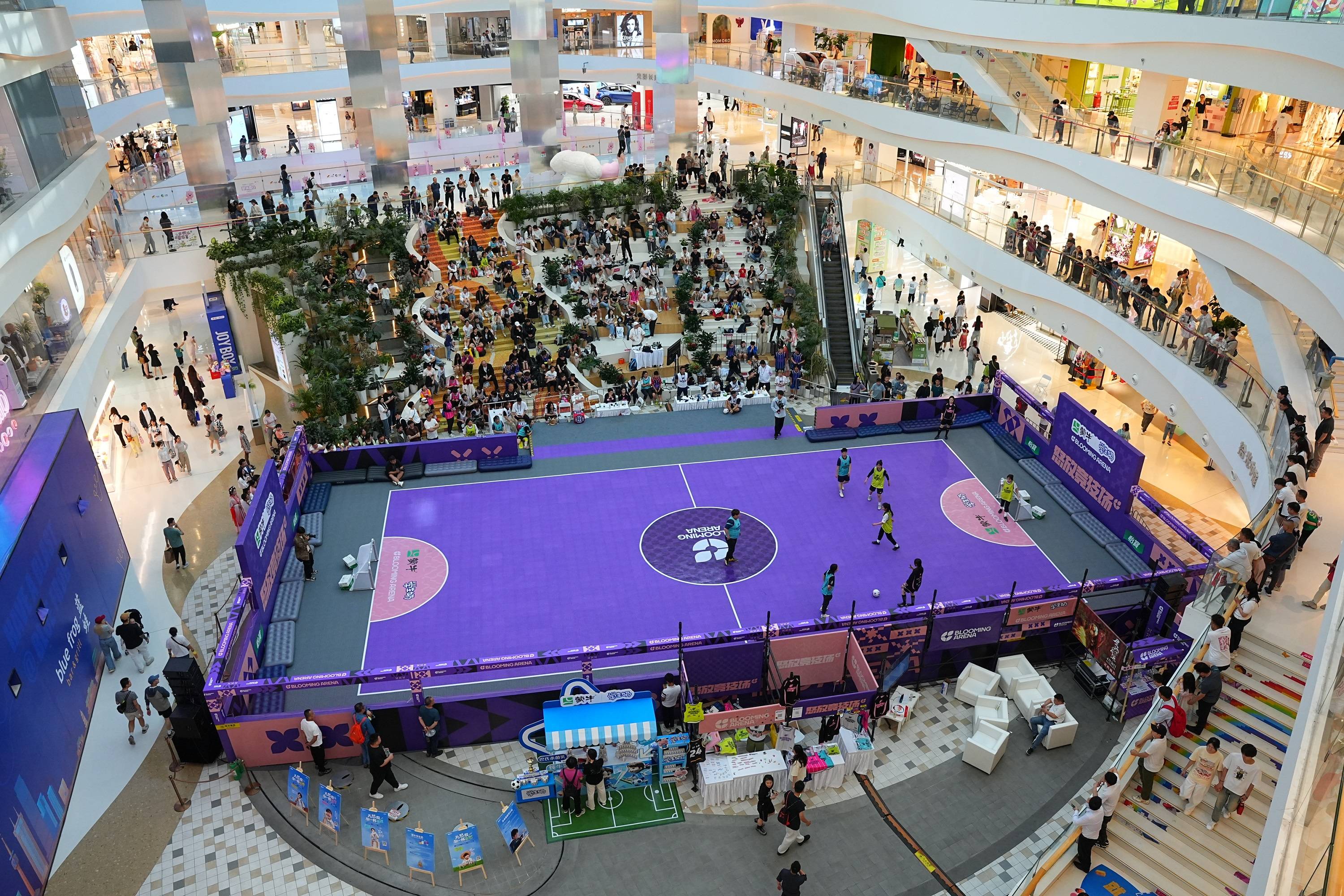 竞技场上的精彩画面,令人目不暇接 竞技场上的精彩画面,令人目不暇接