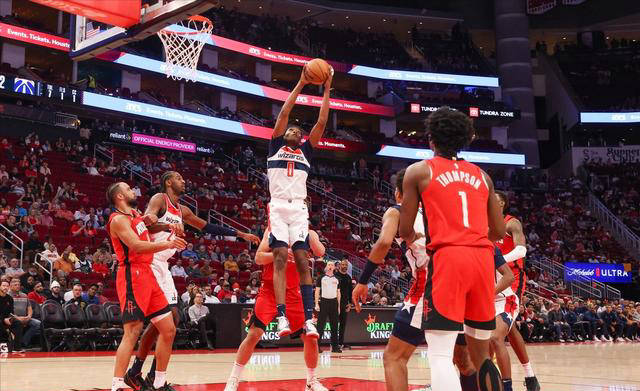 年轻球员崭露头角,为球队贡献关键一球的简单介绍 年轻球员崭露头角,为球队贡献关键一球的简单介绍