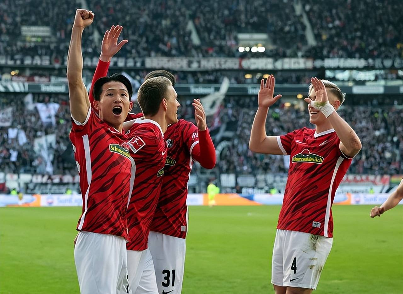 包含曼联准备参加亚洲杯赛,球员期待国际舞台的词条 包含曼联准备参加亚洲杯赛,球员期待国际舞台的词条