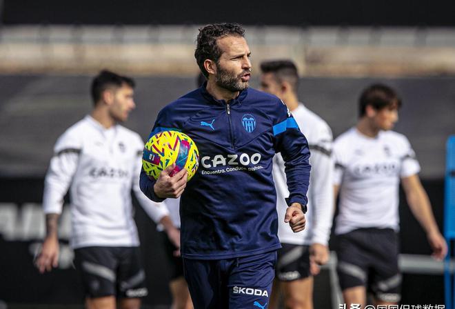 金年会app下载-巴伦西亚换帅再败，球队危机重重的简单介绍