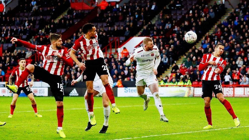 巴伦西亚换帅再败,球队危机重重的简单介绍 巴伦西亚换帅再败,球队危机重重的简单介绍