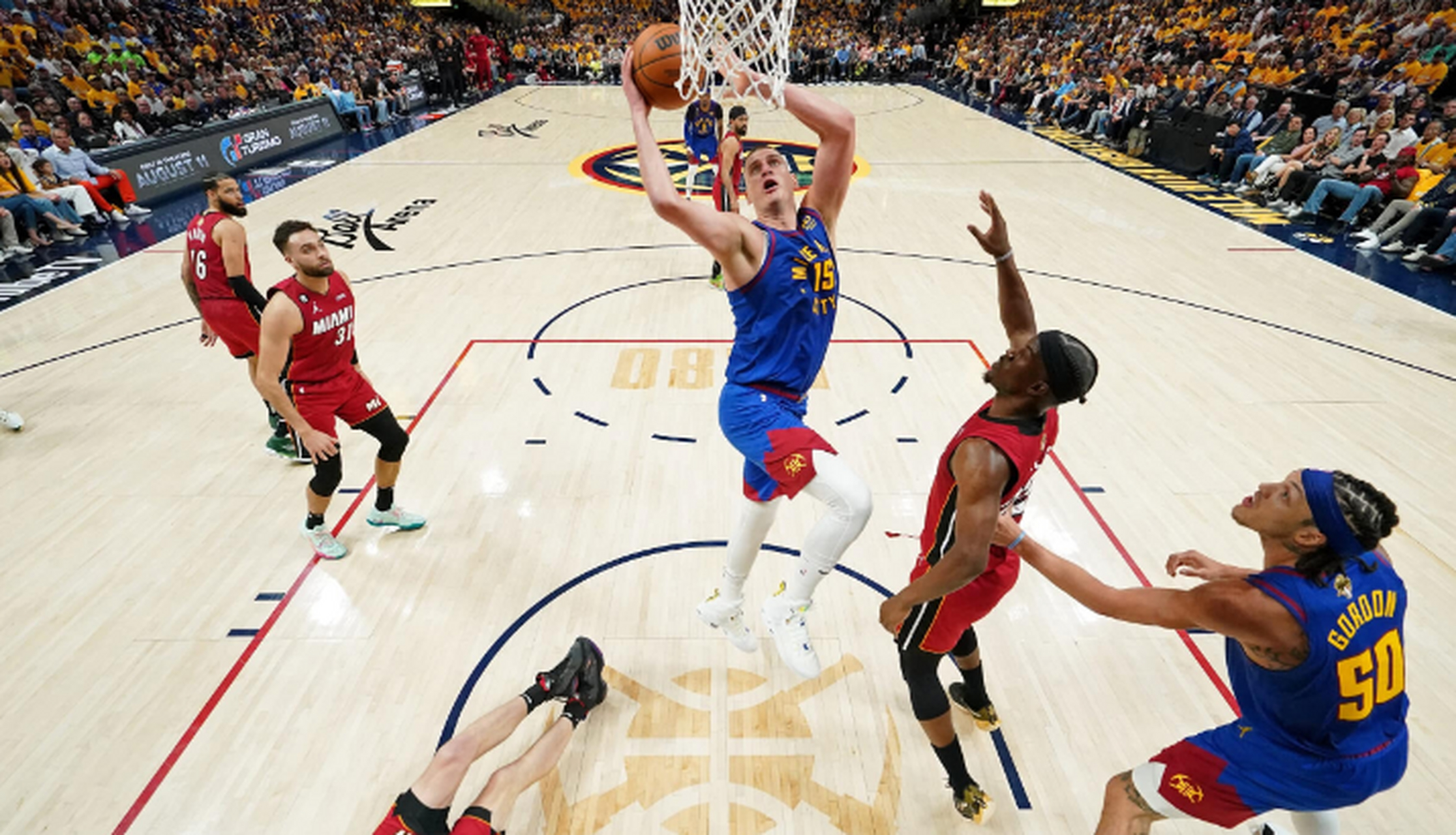 关于猛龙前锋膝盖受伤,恐缺阵数场比赛的信息 关于猛龙前锋膝盖受伤,恐缺阵数场比赛的信息