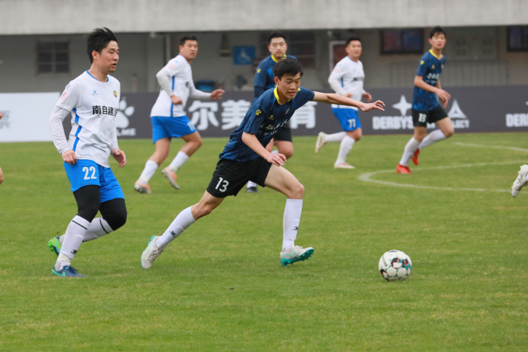 金年会官方网站-精彩足球比赛即将拉开帷幕，球员们备战热情高涨