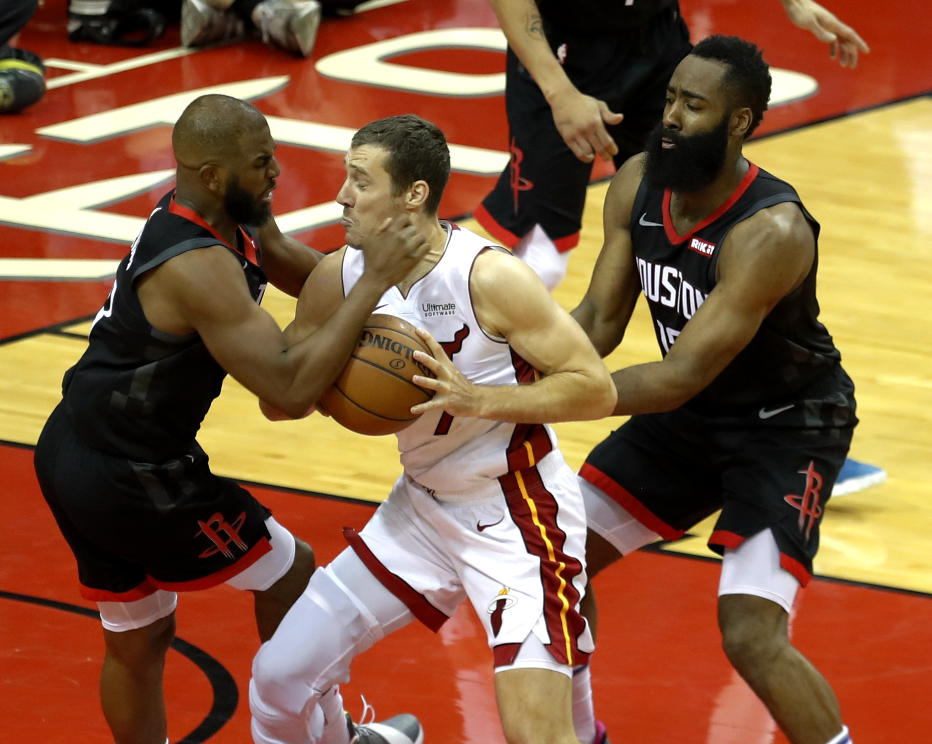 包含火箭队球员集体高烧,致使比赛延期的词条 包含火箭队球员集体高烧,致使比赛延期的词条