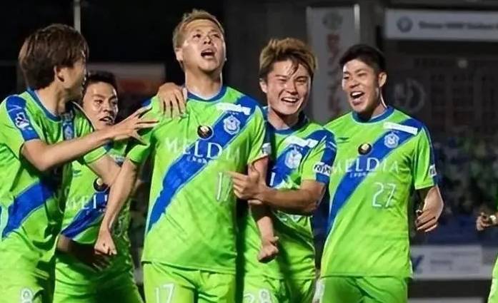 金年会官网-关于广岛三箭球员遭红牌罚下，雪上加霜！的信息