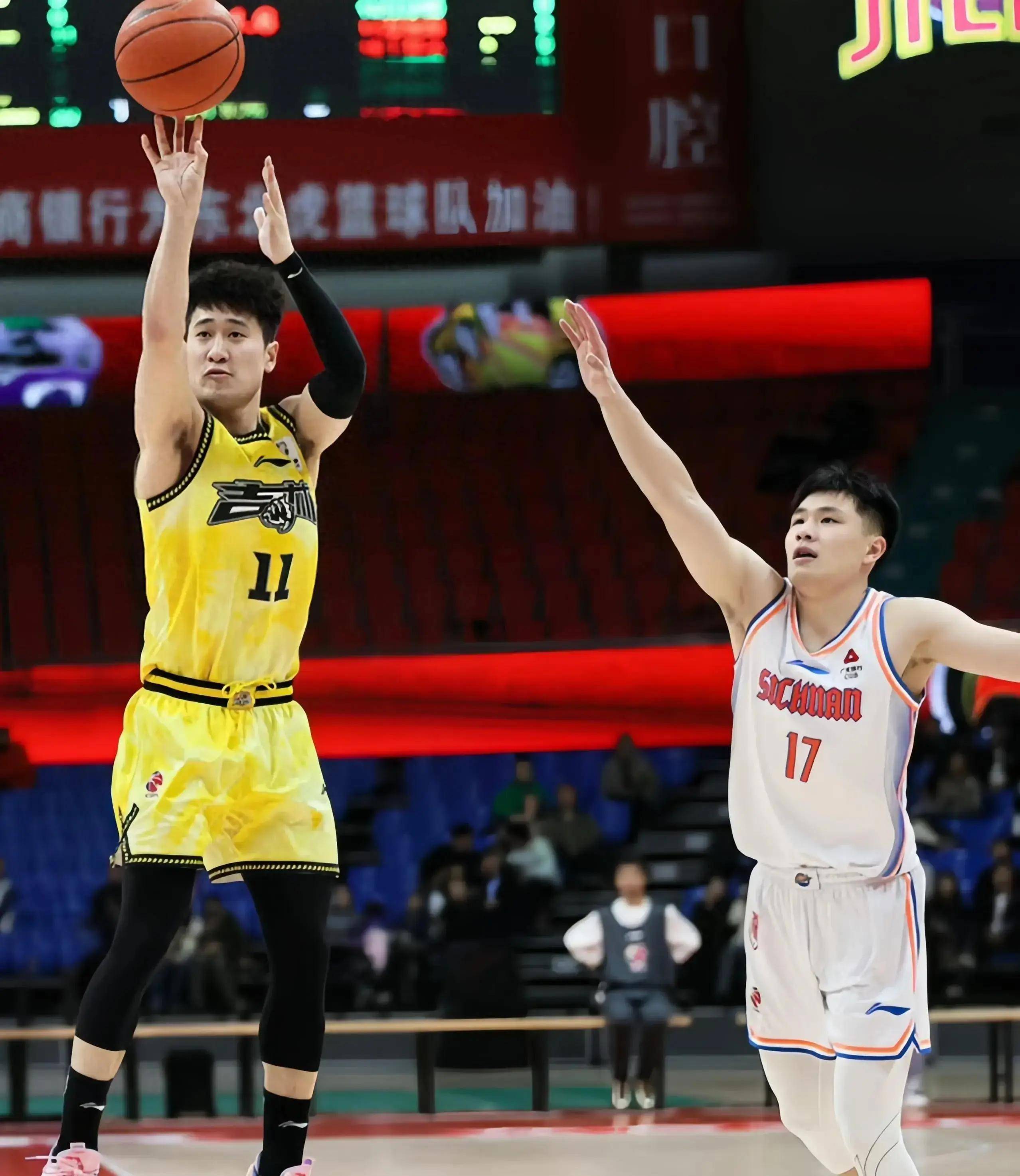 金年会娱乐-辽宁男篮遭遇挑战，战术重新调整，全力备战