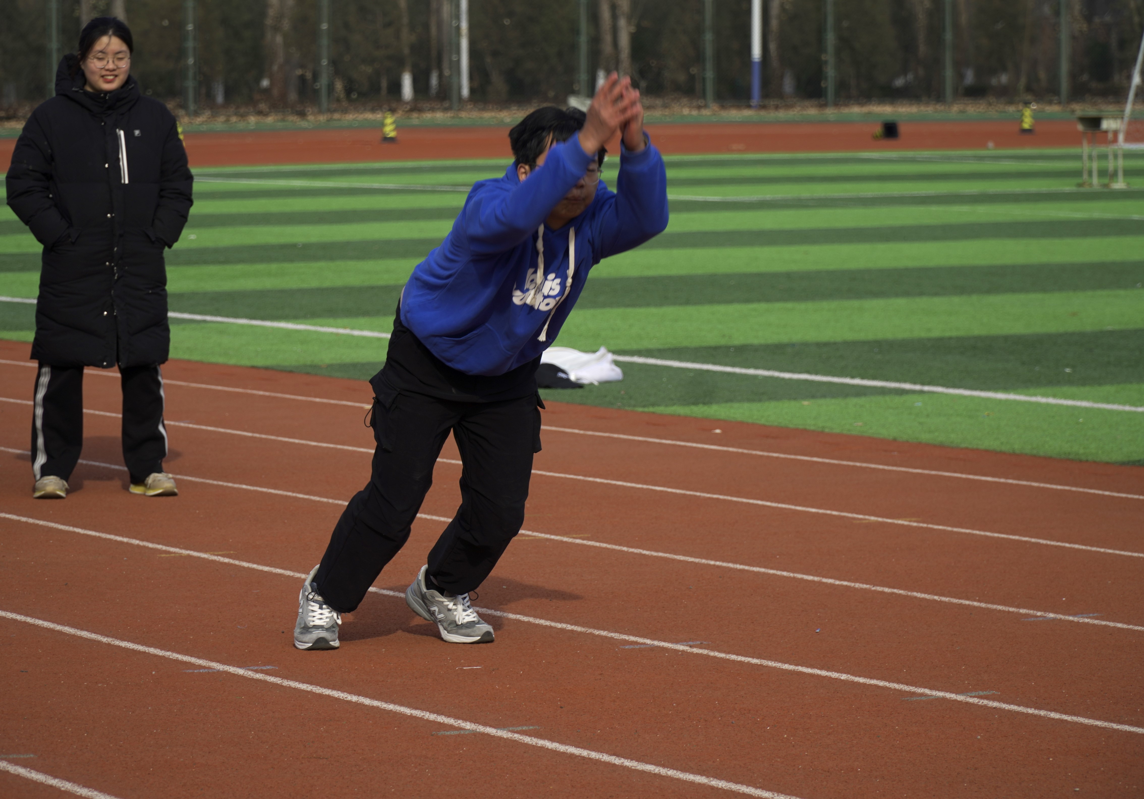 金年会网址-队员们尽展拼搏！体育场上的惊险表现