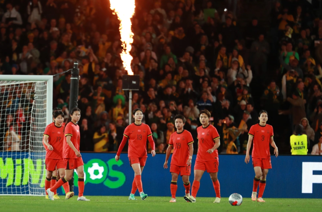 金年会电子-中国女足队员受到国内外球迷关注，成为焦点