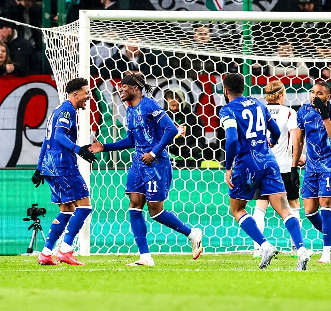 金年会网址-关于桑普多尼亚磨合中场配合，备战下一场比赛的信息