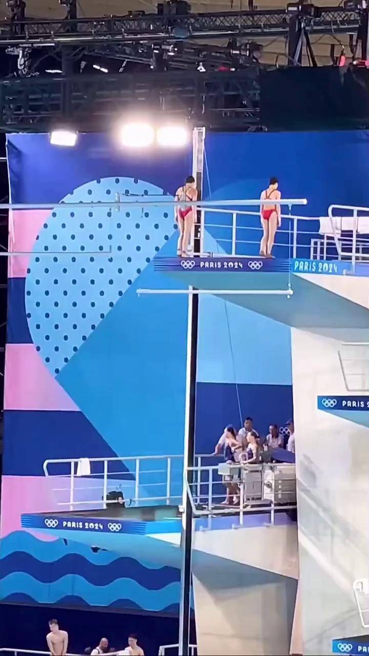 包含瑞士跳水选手勇夺冠军,为国争光的词条 包含瑞士跳水选手勇夺冠军,为国争光的词条