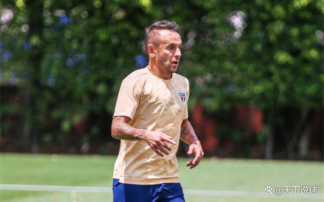 关于圣保罗豪取胜利,继续领跑巴西甲联赛的信息 关于圣保罗豪取胜利,继续领跑巴西甲联赛的信息