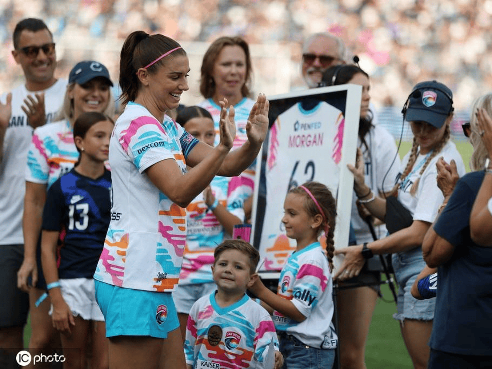 金年会集团-世界女足巨星集体出席公益活动