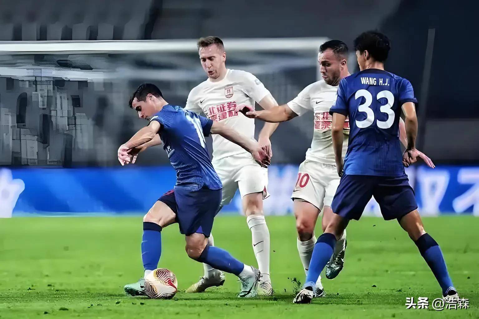 中超联赛吸引众多球星参与,比赛水平提高 中超联赛吸引众多球星参与,比赛水平提高