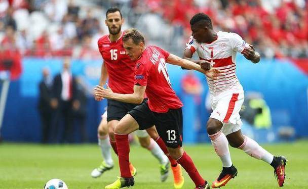 西班牙队逆转击败罗马尼亚,晋级前景看涨的简单介绍 西班牙队逆转击败罗马尼亚,晋级前景看涨的简单介绍