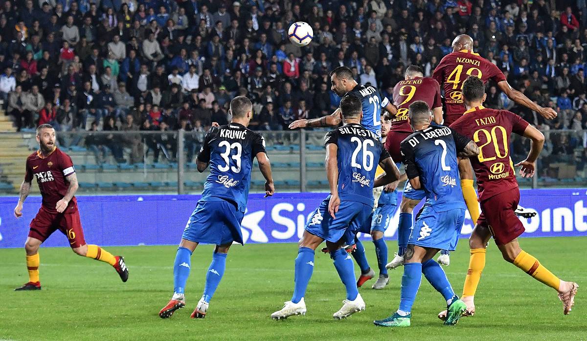 金年会博彩-圣埃蒂安队员联手击败对手赢得比赛