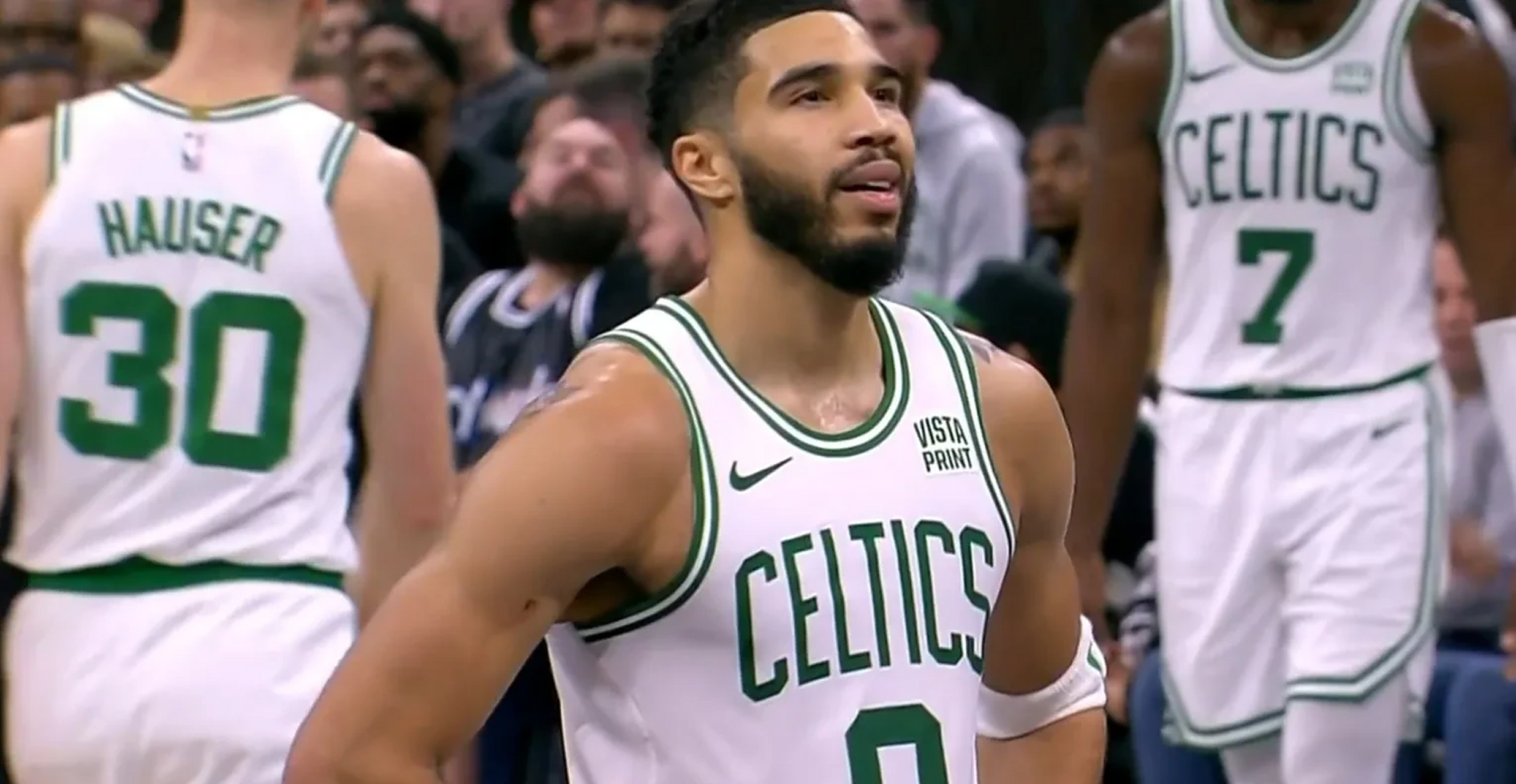 关于凯尔特人绝杀魔术队,赢得关键胜利的信息 关于凯尔特人绝杀魔术队,赢得关键胜利的信息