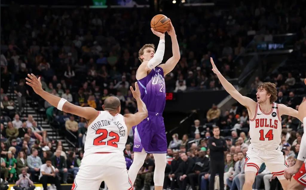 金年会-爵士队遭遇疯狂逆转，客场失利造成连败打击