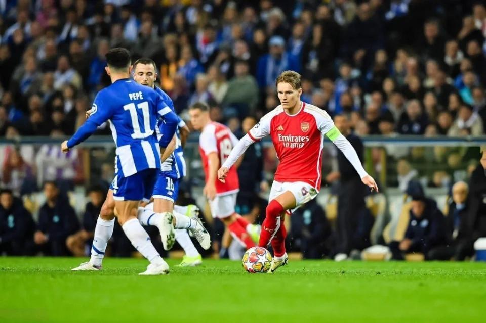 阿森纳客场惨败,距离欧冠资格渐行渐远 阿森纳客场惨败,距离欧冠资格渐行渐远