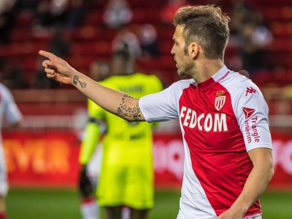 里昂主场大胜摩纳哥,稳稳守住前四位置 里昂主场大胜摩纳哥,稳稳守住前四位置