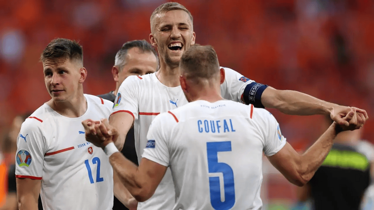 荷兰双杀土耳其,成功锁定晋级资格的简单介绍 荷兰双杀土耳其,成功锁定晋级资格的简单介绍