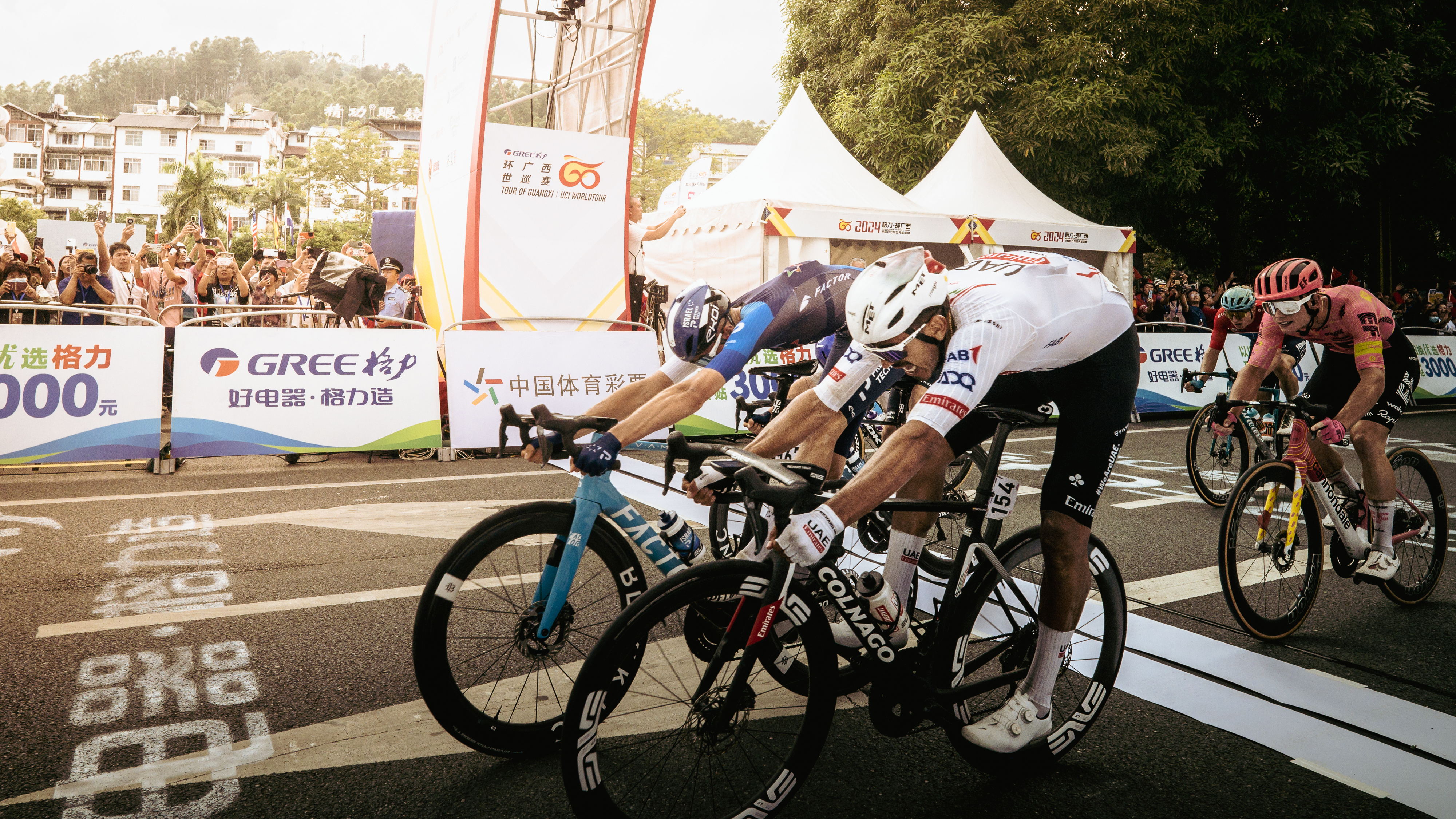 包含冲刺终点:自行车女子公路赛收官的词条 包含冲刺终点:自行车女子公路赛收官的词条