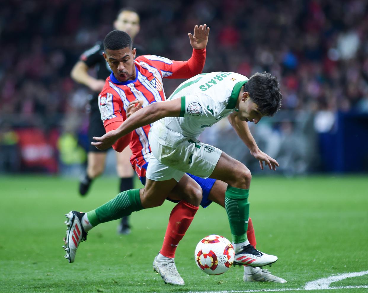 西班牙战平土耳其,踢出激烈比赛 西班牙战平土耳其,踢出激烈比赛