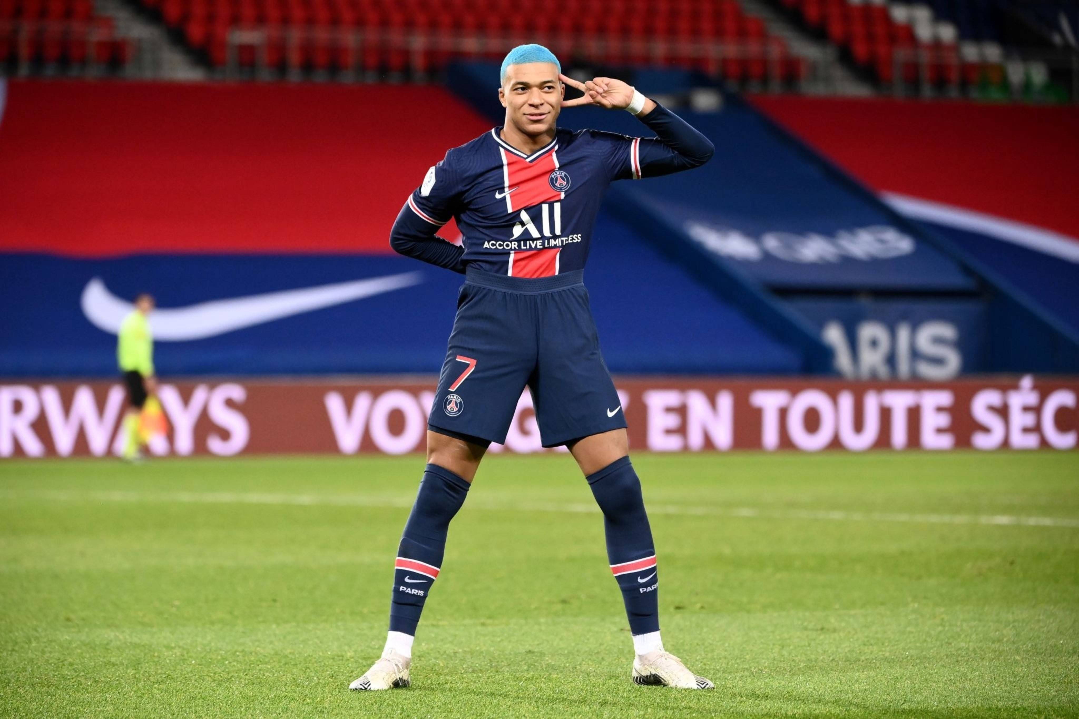 里昂法甲后腰伤愈复出,为球队增添实力的简单介绍 里昂法甲后腰伤愈复出,为球队增添实力的简单介绍