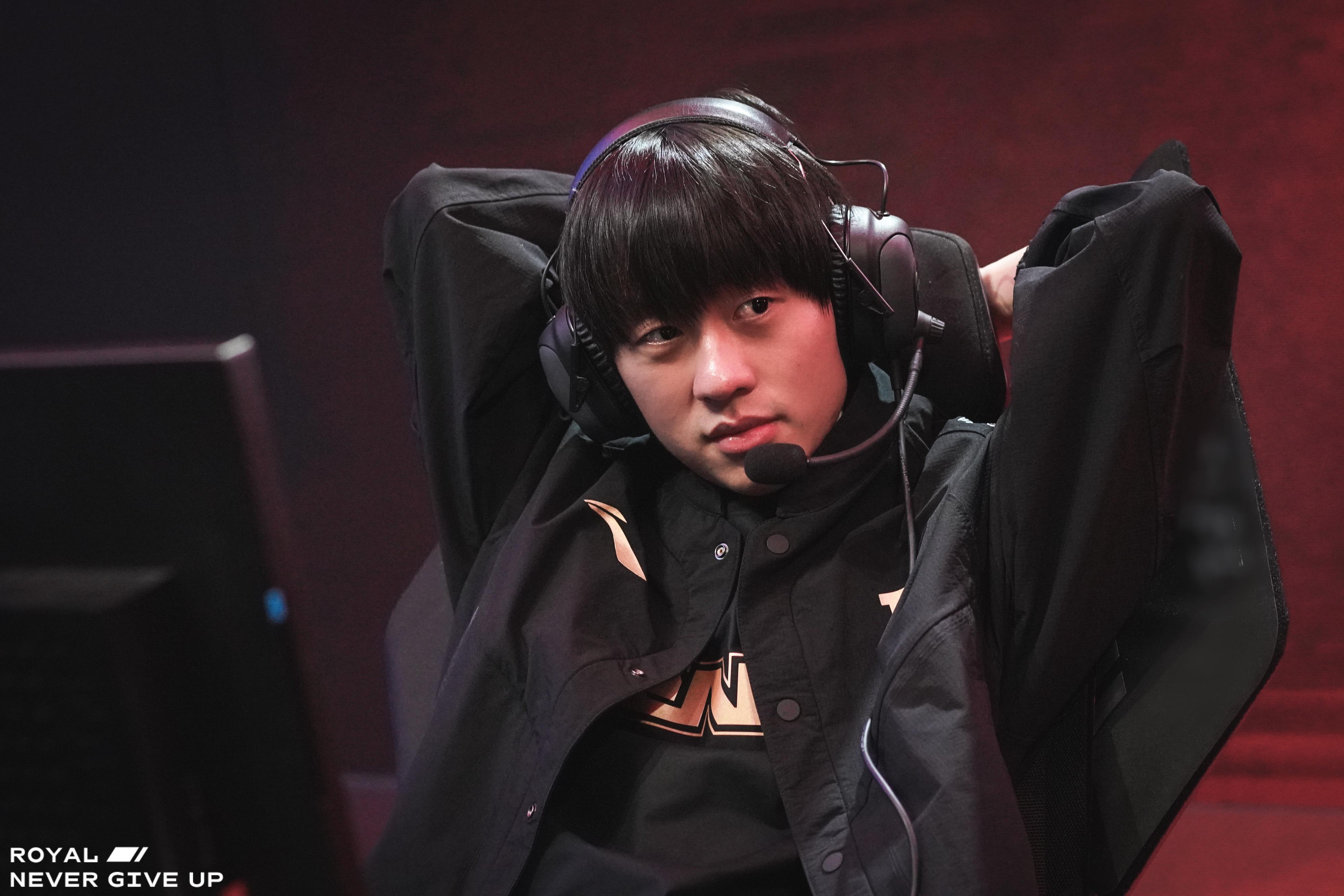 TL力克HLE,Inspired操刀奇招英雄翻盘小组赛2:1(釜山) TL力克HLE,Inspired操刀奇招英雄翻盘小组赛2:1(釜山)