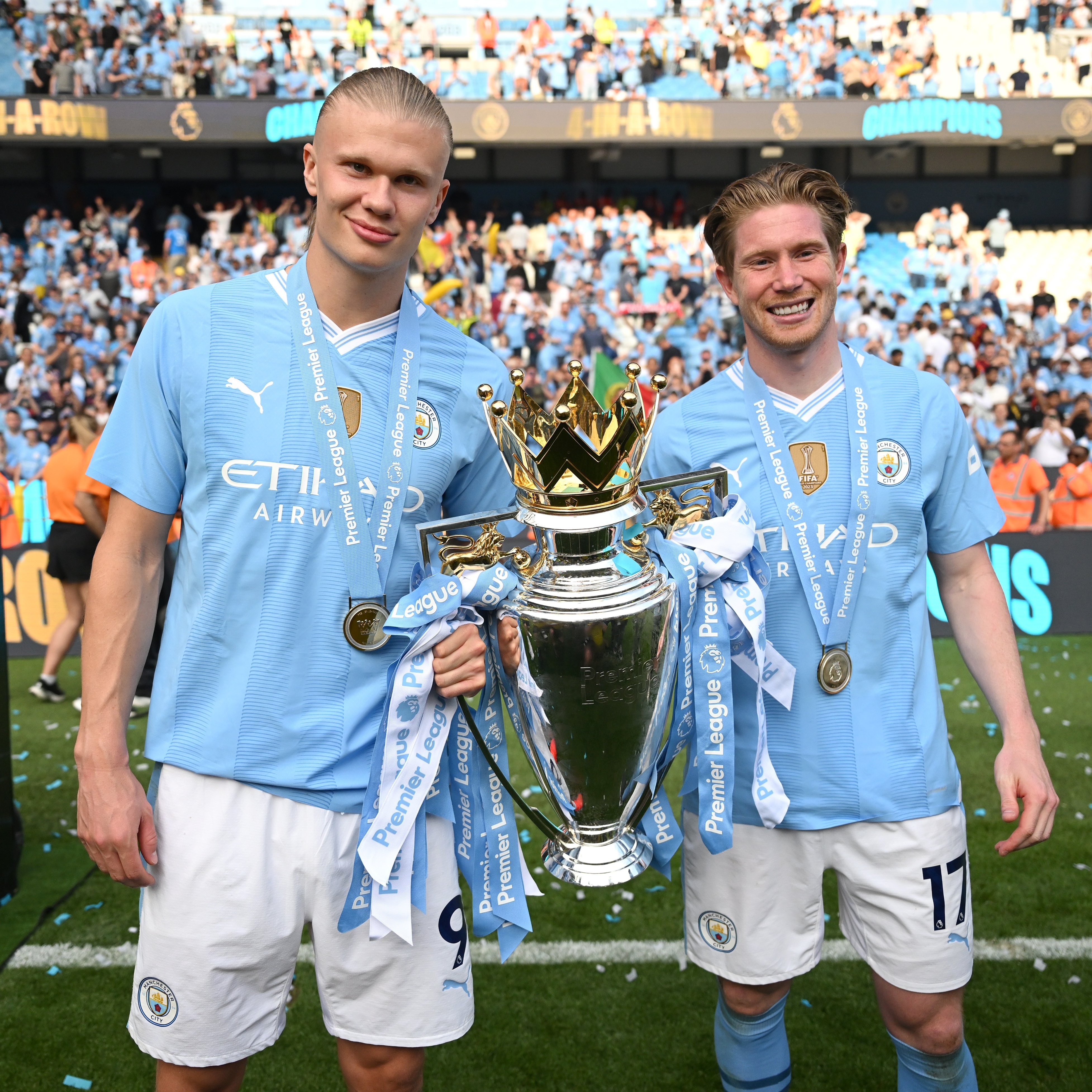 曼城球队成功击败对手,赢得比赛 曼城球队成功击败对手,赢得比赛