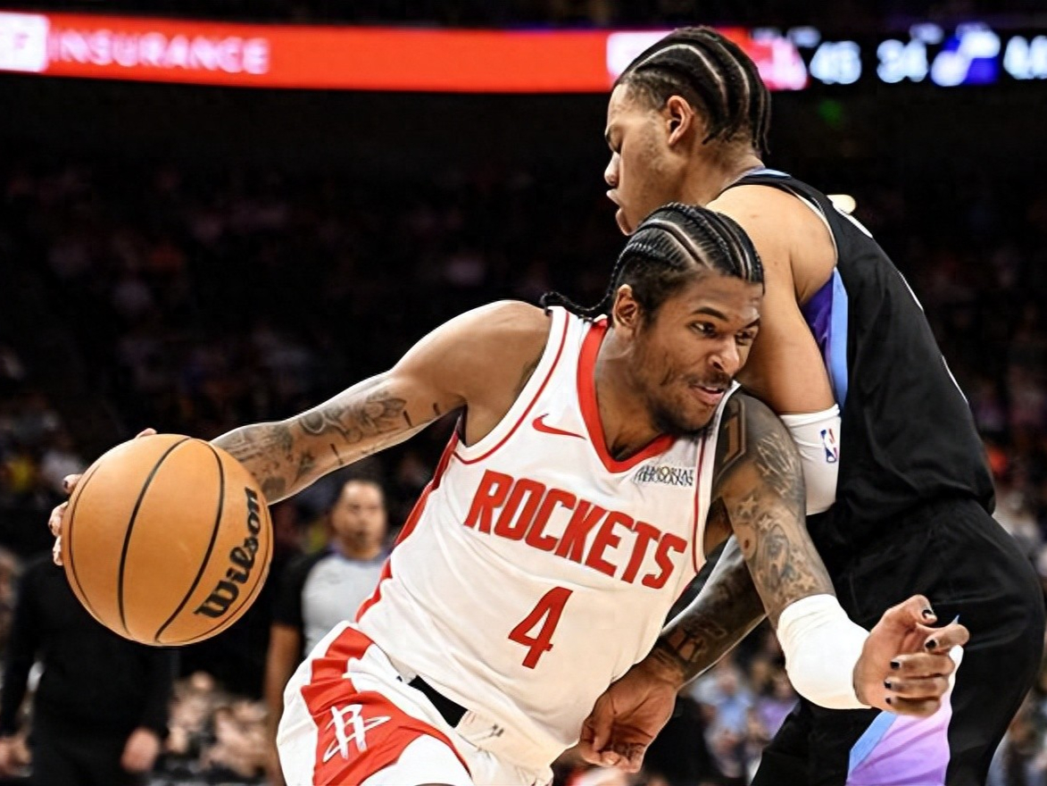 金年会集团-爵士队队员勇敢面对逆境，力争挽回战局