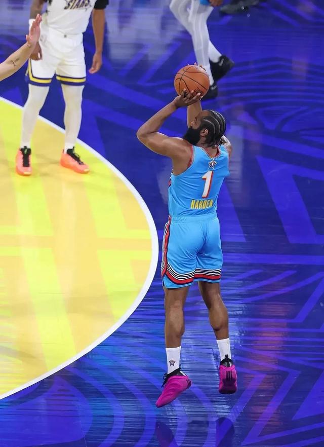 金年会博彩-NBA全明星选手表现亮眼，赛场各显神通的简单介绍