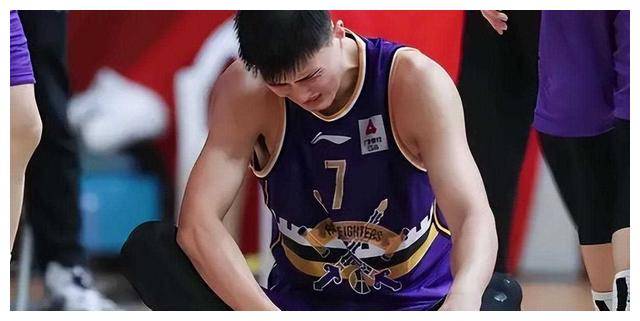 湖北男篮客场不敌陕西队,遭遇挫折 湖北男篮客场不敌陕西队,遭遇挫折