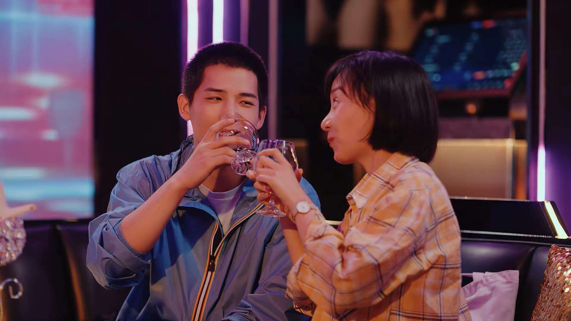 哈弗茨爆发与哥斯达黎加奇迹，足球世界的双重奏鸣