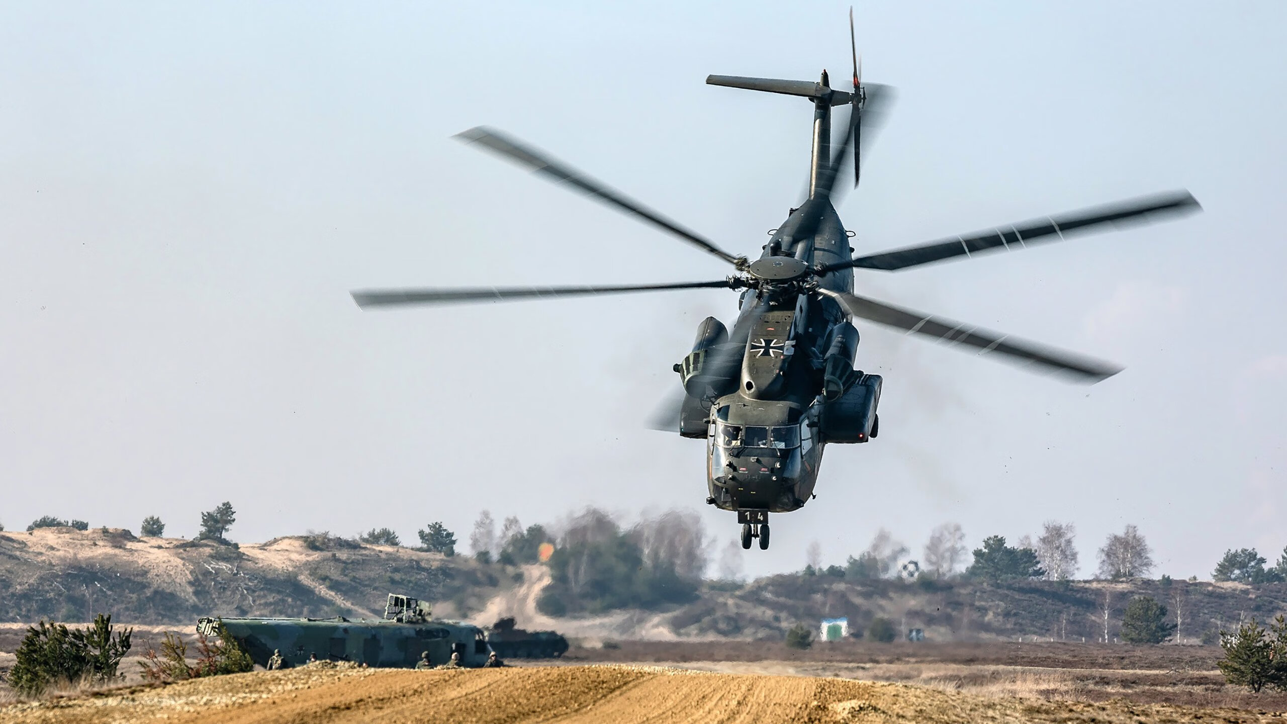 终场哨响之前，孔德两记重锤锁定英超王座